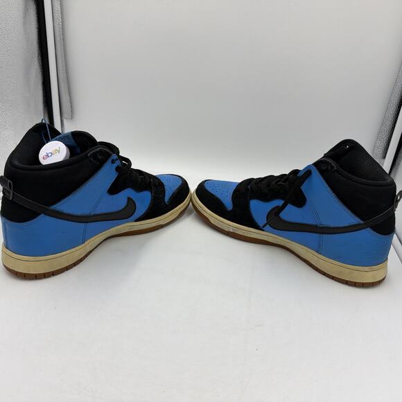 Athletic_Shoes